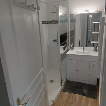 Juan Les Pins Piscine Et A 200m アパート アンティーブ