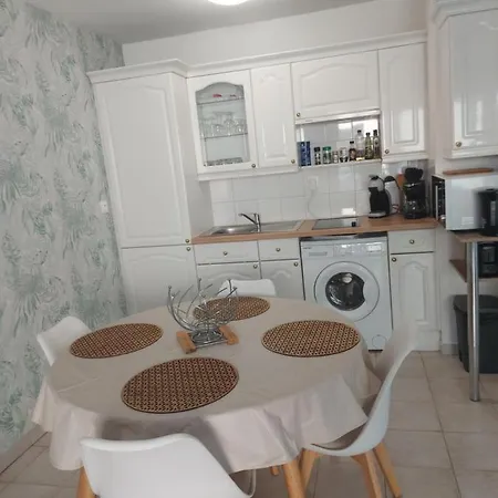 Juan Les Pins Piscine Et A 200m